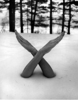 /album/materiale-laoratorio-p-cerlati-alla-ricerca-del-corpo-perduto/arno-rafael-minkkinen-neve-mani-jpg/